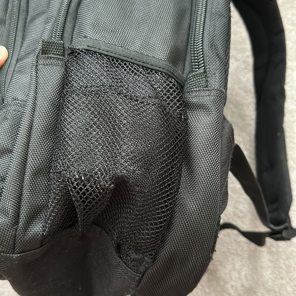 Perry Ellis back pack - Picture 3 of 4